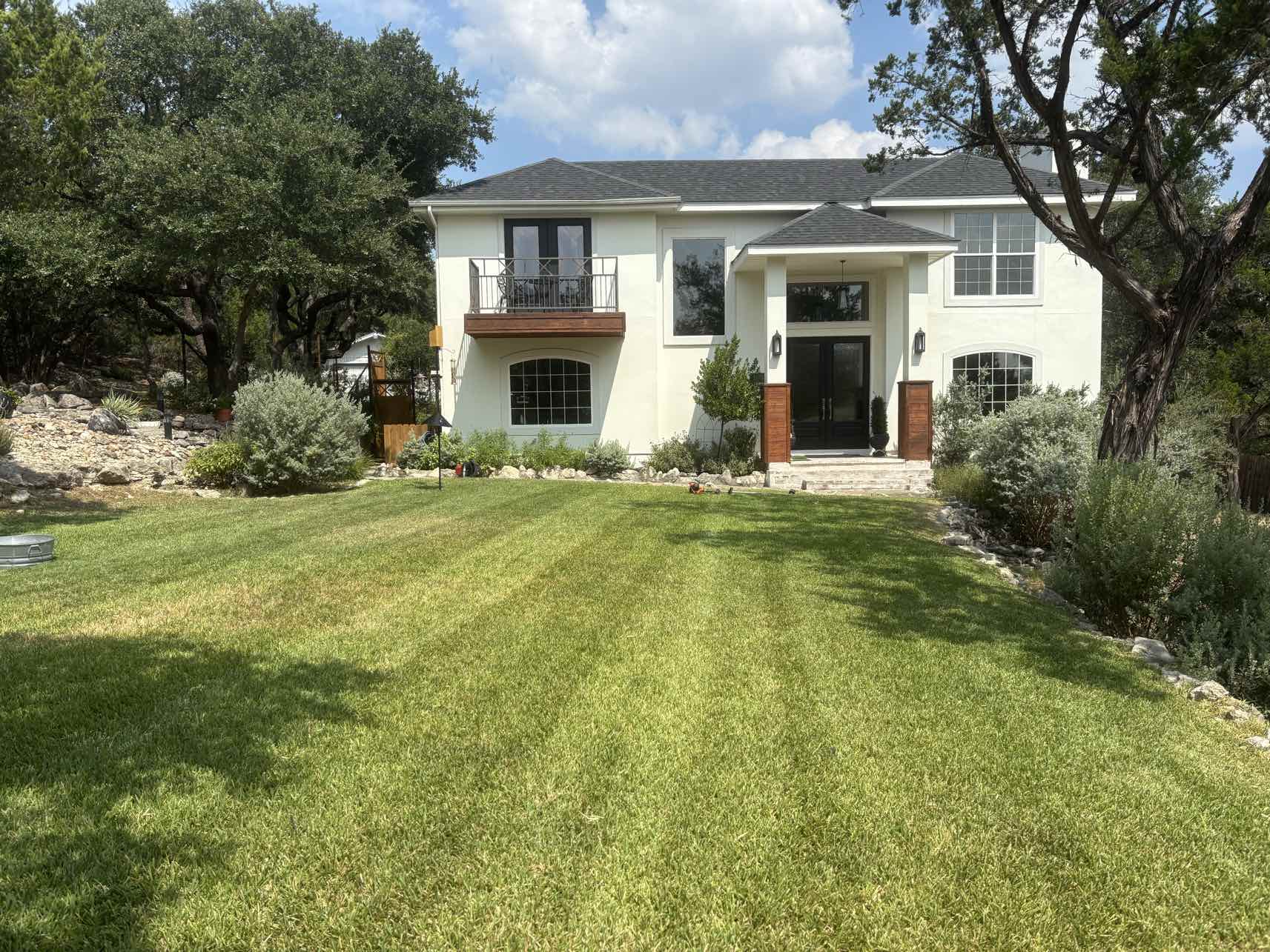 Professional lawn care and landscaping by Urban Landscaping in San Antonio Texas